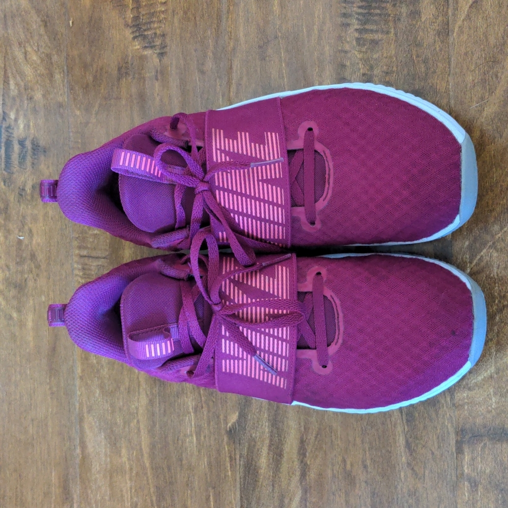 Nike Shoe Size 9
